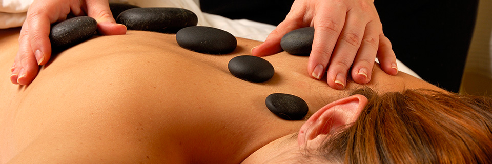 Massage aux pierres chaudes